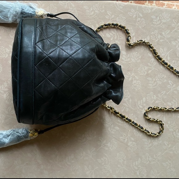 Vintage Chanel drawstring bag - Picture 2 of 16